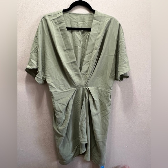 CUPSHE Short Dolman Sleeve Dress V Neck Swim Cover Sage Green Size Large - Picture 3 of 7